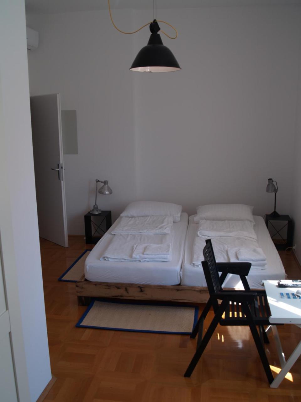 자그레브 로바골라 비앤비 B&B 외부 사진